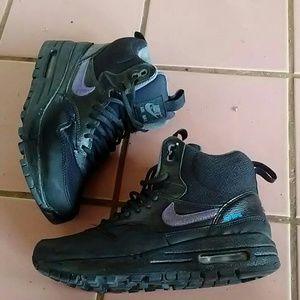 High top Nike air max